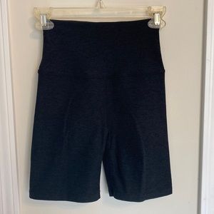 Women’s Beyond Yoga Spacedye Keep Pace 5” Biker Short - Navy - Small